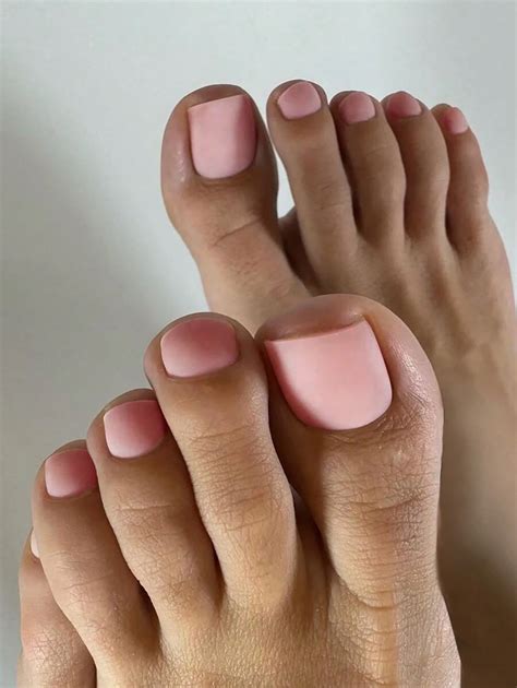 are there fake toenails